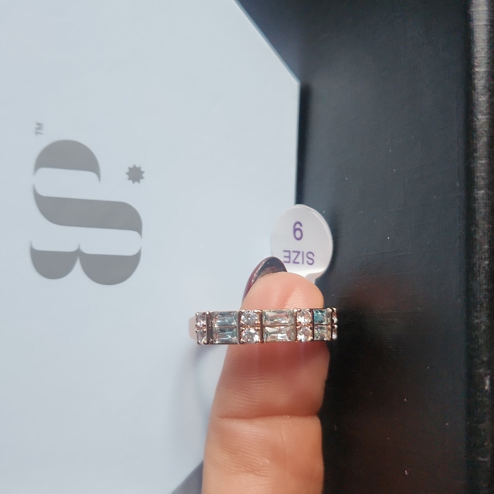 Jewelry - Picture 3 of 4